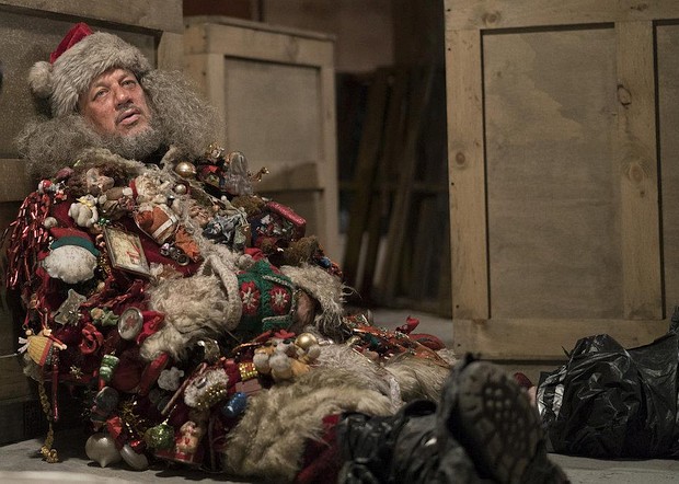 Die große Bedrohung für die kleine Hailey im Hintergrund: Very Bad Santa (Joseph Reitman)