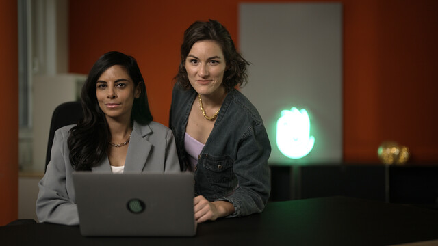 Collien Ulmen-Fernandes (l.) und Marie Bröckling (r.)