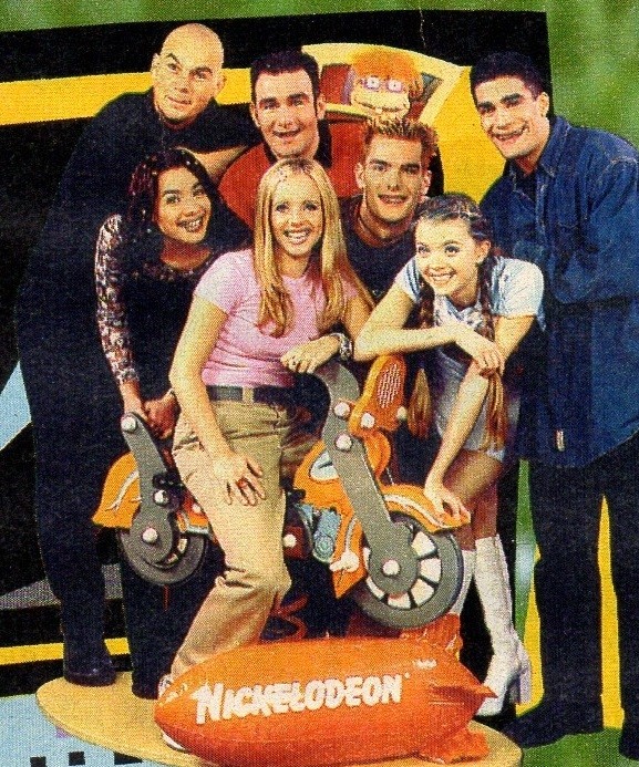 Das Moderatorenteam des "Nick Live Clubs"
