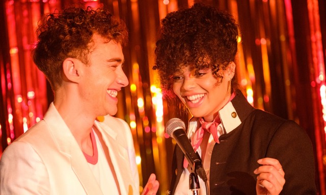 Beste Freunde durch dick und dünn: Ritchie (Olly Alexander, l.) und Jill (Lydia West, r.)