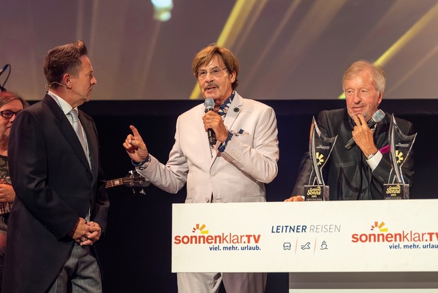 Jörg Draeger wurde am 2. Juli bei der Goldenen Sonne in der Kategorie Game ausgezeichnet (rechts im Bild: Gameshow-Kollege
