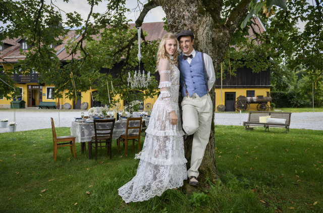 Alicia Lindbergh (Larissa Marolt) und Viktor Saalfeld (Sebastian Fischer) gaben sich in "Sturm der Liebe" das Ja-Wort