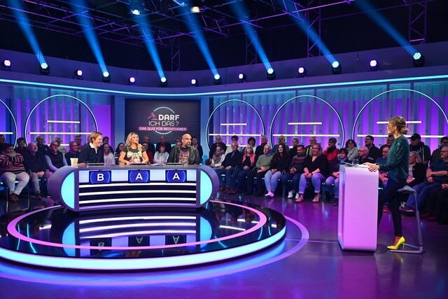Auch (v. l.) Simon Gosejohann, Evelyn Burdecki und Abdelkarim sind zu Gast bei "Darf ich das?"