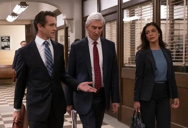 Das Dreiergespann der Staatsanwaltschaft: (Hugh Dancy, l.), Jack McCoy (Sam Waterston, m.) und Samantha Maroun (Odelya Halevi, r.)