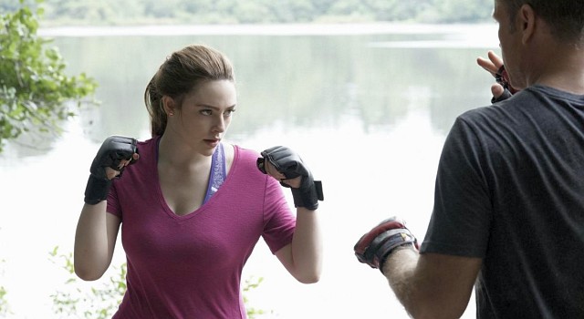 Hope (Danielle Rose Russell) im Einzeltraining mit Alaric (Matt Davis)