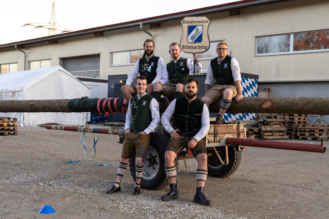Die "Maibaum Hunters" vom Burschenverein Feldmoching