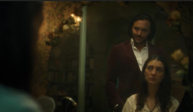 Ein raunender Verführer: Edel-Dämon Lasher (Jack Huston) bezirzt die junge Deirdre (Cameron Jane Inman).
