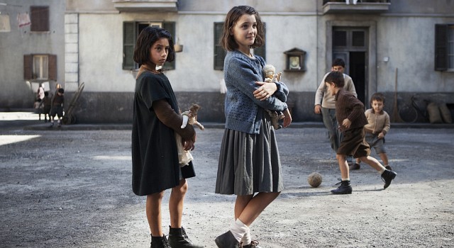 Ludovica Nasti als Lila und Elisa Del Genio als Lenù in "Meine geniale Freundin".