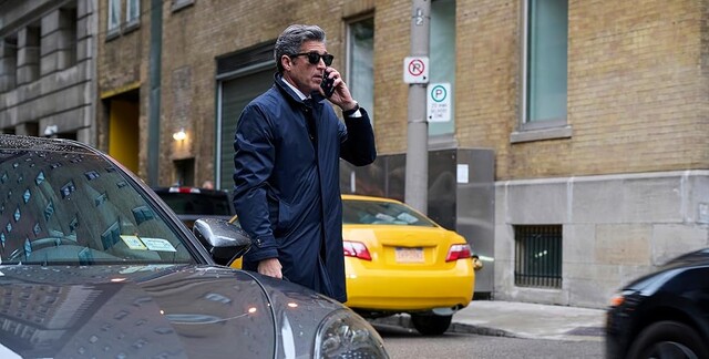 Der stylische Killer Angelo (Patrick Dempsey) in den Stra&szlig;en von New York.