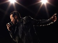 Dwight huldigt seinem musikalischen Idol