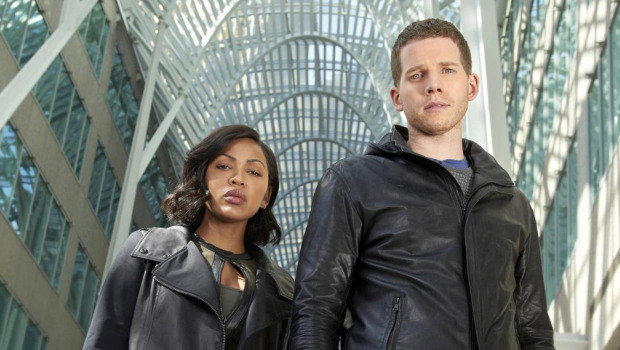 Ein weiteres ungleiches Ermittlerduo: Dash Parker (Stark Sands) war früher versklavter Precog und unterstützt jetzt die Kriminalbeamtin Lara Vega (Meagan Good)