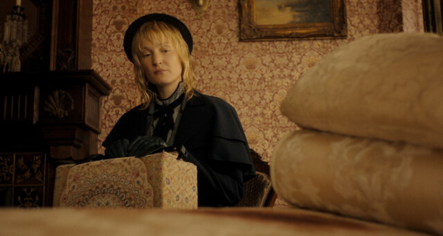 Vicky Krieps als Bridget Sullivan