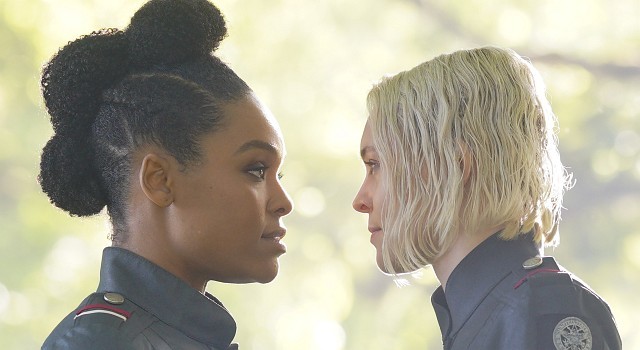 Die eigenwillige Raelle (Taylor Hickson) gerät mehr als einmal mit Ausbilderin Anacostia Quartermaine (Demetria McKinney) aneinander.