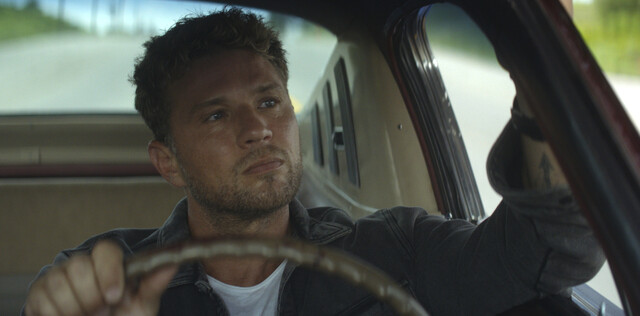 Schauspieler Ryan Phillippe spielt Caitlyn und Zacs Onkel Logan.