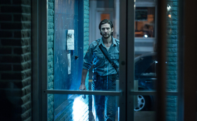 Tim Jamieson (Ben Barnes) macht seine Runde durch die Stadt