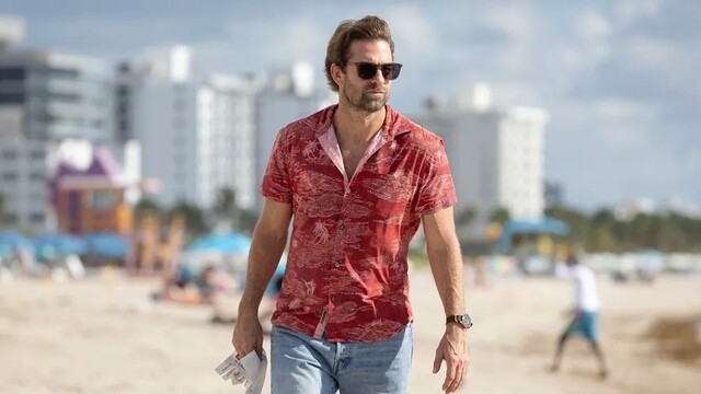 Scott Speedman als Titelheld in "RJ Decker"