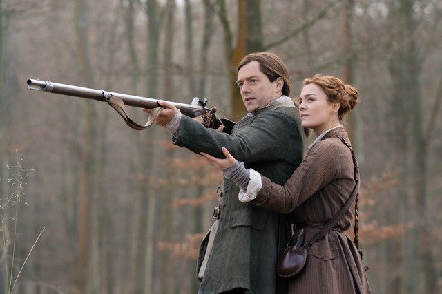 Roger (Richard Rankin) und Brianna (Sophie Skelton) haben unterschiedliche Pläne für ihre Zukunft.