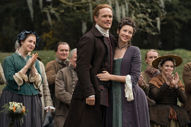 Jamie (Sam Heughan) und Claire (Caitriona Balfe) schwelgen in Erinnerungen.