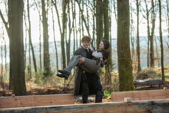 Claire (Caitriona Balfe) und Jamie (Sam Heughan) bauen sich ein neus Leben auf.