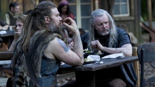 Das Leben ist rustikal beim Farrell-Clan: "Lil Foster" (Ryan Hurst) und "Big Foster" (David Morse)