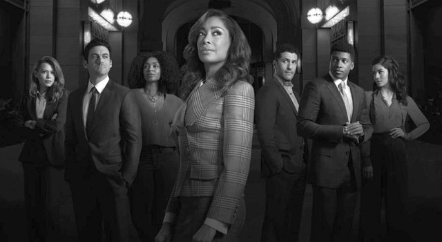 Der Cast von "Pearson": Keri Allen (Bethany Joy Lenz), Bobby Novak (Morgan Spector), Angela Cook (Chantel Riley), Jessica Pearson (Gina Torres), Nick D'Amato (Simon Kassianides), Derrick Mayes (Eli Goree) und Yoli Castillo (Isabel Arraiza)