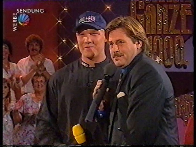 Axel Schulz (l.) zu Gast bei Jörg Draeger (r.) in der Abendshow zur 1000. Folge