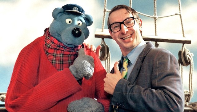 Ingolf Lück (r.) als Orkanverkäufer mit Käpt'n Blaubär