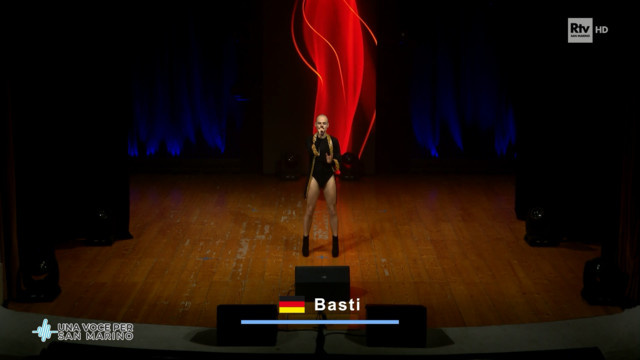Basti tritt mit seinem Song "Running" an