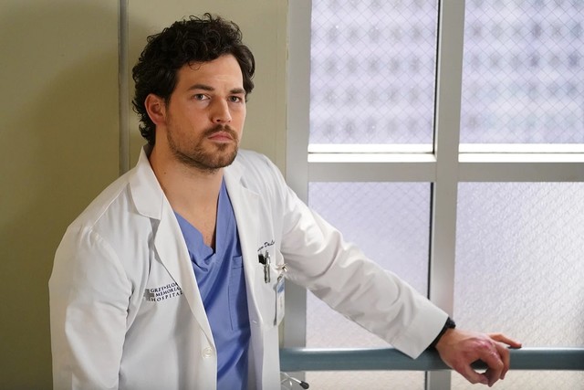 Giacomo Gianniotti als Dr. Andrew DeLuca