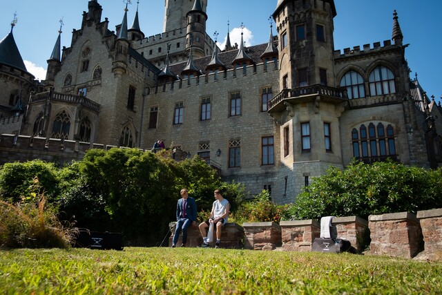 Back to school: Das Bild zeigt das imposante Schulgebäude Maxton Hall.