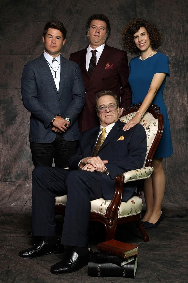 Kelvin (Adam DeVine), Jesse (Danny McBride) und Judy (Edi Patterson) mit ihrem Vater Eli Gemstone (John Goodman)