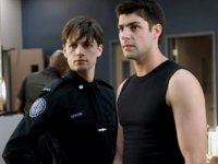 Dov und Chris (Travis Milne)