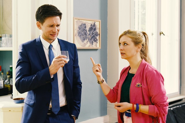 Maximilian Mertens (August Wittgenstein) und Jenny Kramer (Birte Hanusrichter)