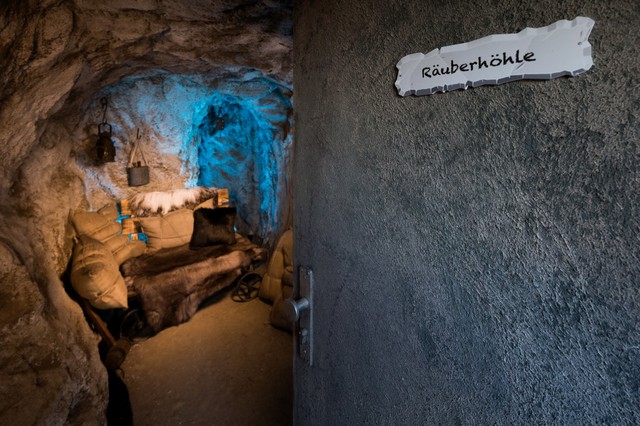 Die Räuberhöhle ist das Sprechzimmer im Märchenwald