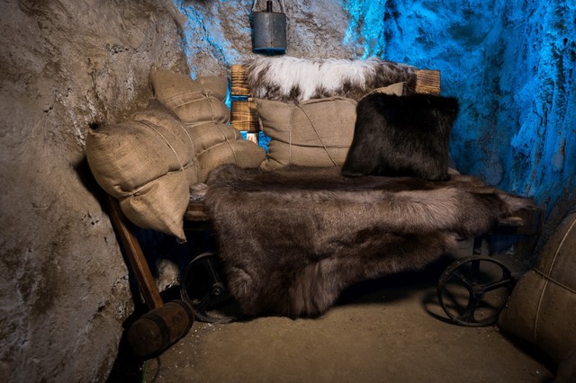 Die Räuberhöhle ist das Sprechzimmer im Märchenwald.