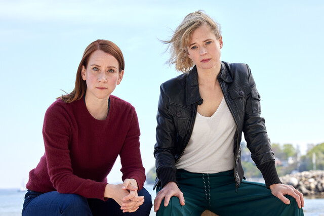Viktoria (Lena Dörrie, l.) und Feli (Caroline Hanke, r.) sind die "Mordsschwestern"