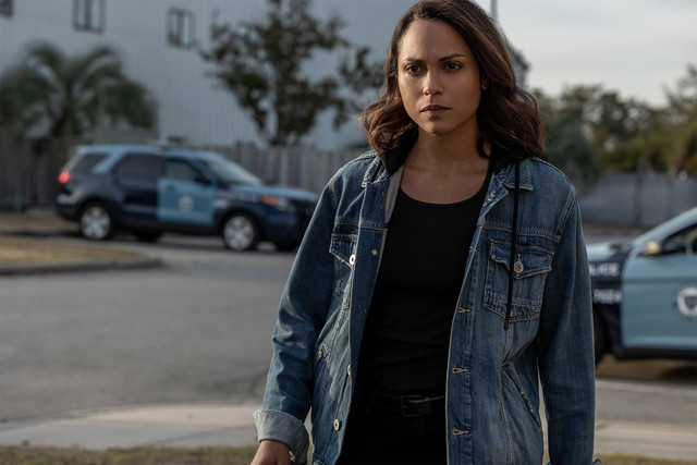 Monica Raymund als Jackie Quiñones in "Hightown"