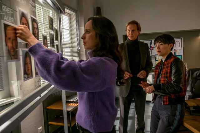 Annabell Lorenz (Stephanie Stumph, l.), Caspar Bergmann (Thomas Heinze) und Julia Lulu Zhao (Yun Huang)