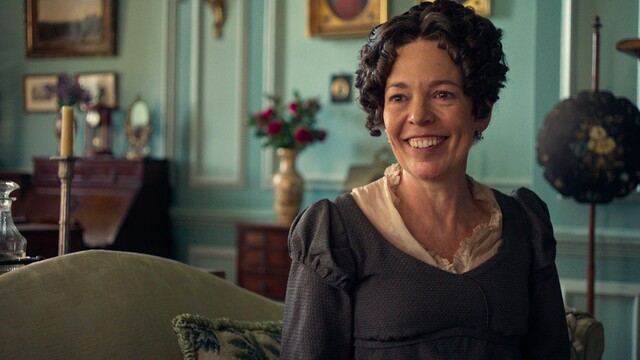 Olivia Colman als Mrs. Bennet