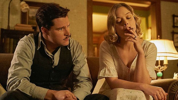 Meist übertreibt Jack Parsons (Jack Reynor) seiner Erfolge gegenüber Ehefrau Susan (Bella Heathcote) - die schätzte eins seine rebellische, träumerische Art, doch mittlerweile wäre es ihr lieber, wenn die Hypothek bezahlt würde...