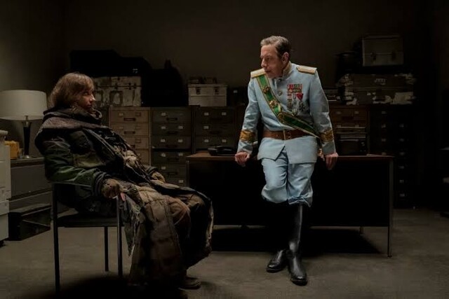 Ein Tyrann der Postapokalypse: Supreme Ruler Barry Kripke hält Widerstandskämpferin Denise gefangen.