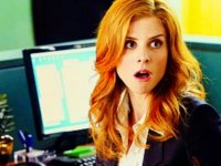 Donna (Sarah Rafferty) ist die beste Sekretärin, die man sich wünscht