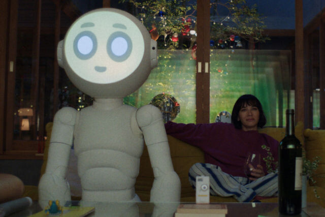 Fernsehen mit dem Homebot: Sunny und Suzie (Rashida Jones)