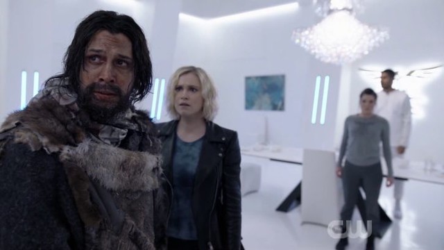 Bellamy (Bob Morley) scheint nicht mehr derselbe zu sein.
