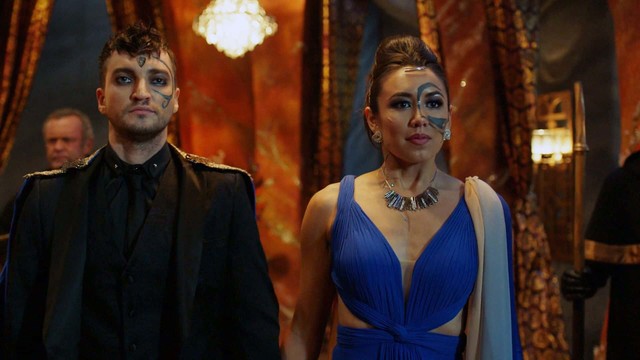 Murphy (Richard Harmon) und Emori (Luisa D'Oliveira) haben eine lange Reise hinter sich.