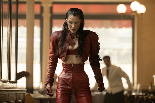 Ein Model (Bella Hadid) unter Druck