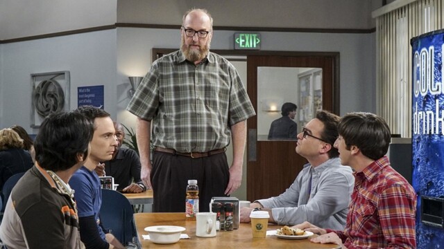 Bert (Brian Posehn; M.) mit der Gang in "The Big Bang Theory".