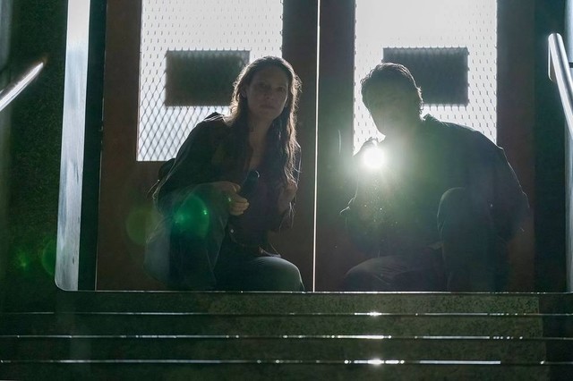 Wenig Licht in Boston: Tess (Anna Torv) ist Joels Partnerin in der Quarantänezone.