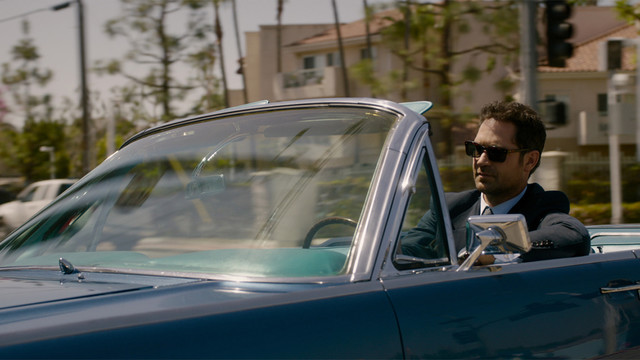Manuel Garcia-Rulfo in seinem Lincoln als der "The Lincoln Lawyer"