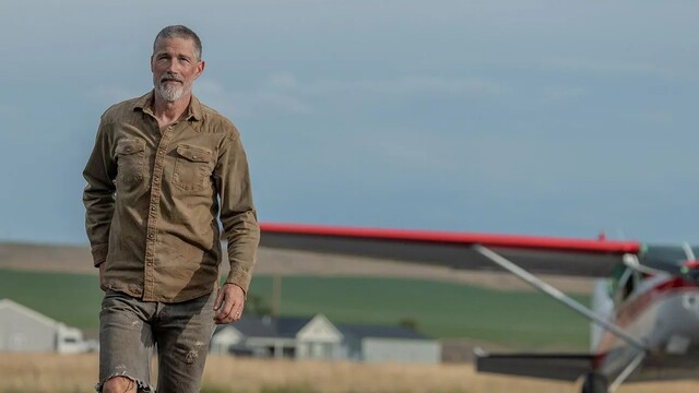 Matthew Fox als Paul Clyburn